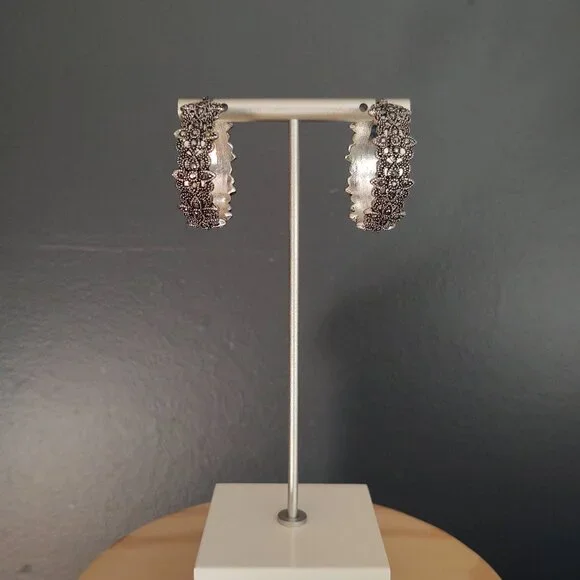 Textured silver hoop earrings with black detail - Picture 2 of 10